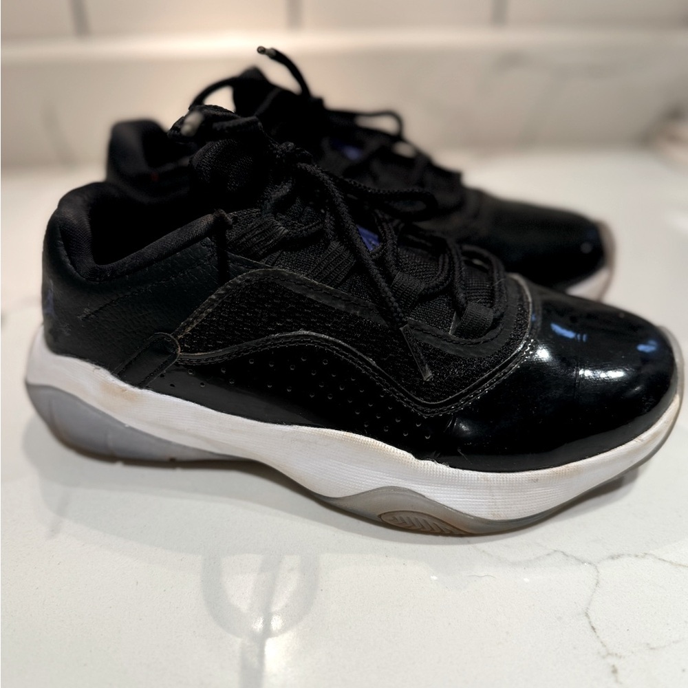 Nike Air Jordan 11’s “Blues”